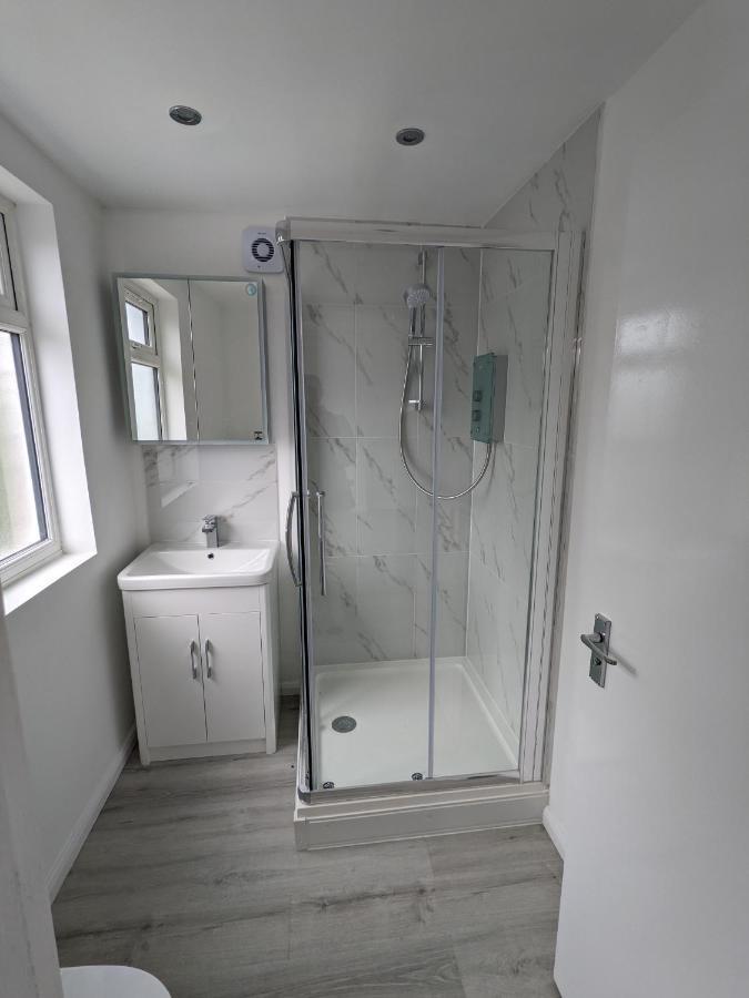 Homestay 32 Ashford (Surrey)